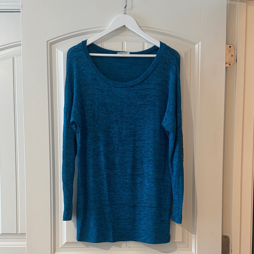 Teal Long-Sleeve Scoop Neck Women’s Top